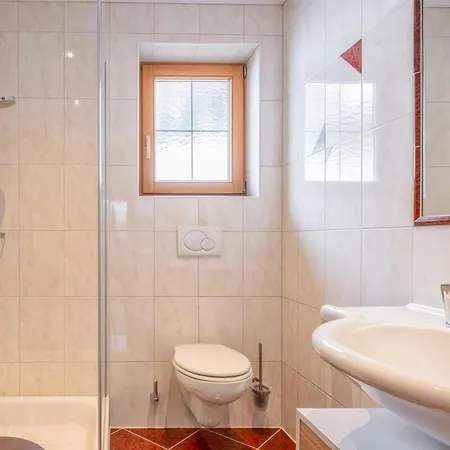 Rosalie-lorena Chalet