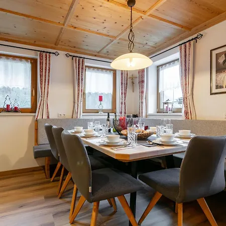 Rosalie-lorena シャレー ラムサウ・イム・ツィラータール