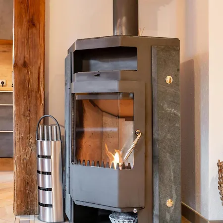 Rosalie-lorena Шале *